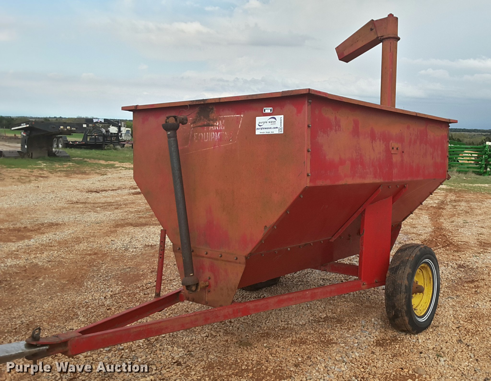 Tractor Supply Co. feed wagon in Guthrie, OK Item DA6025 sold Purple Wave