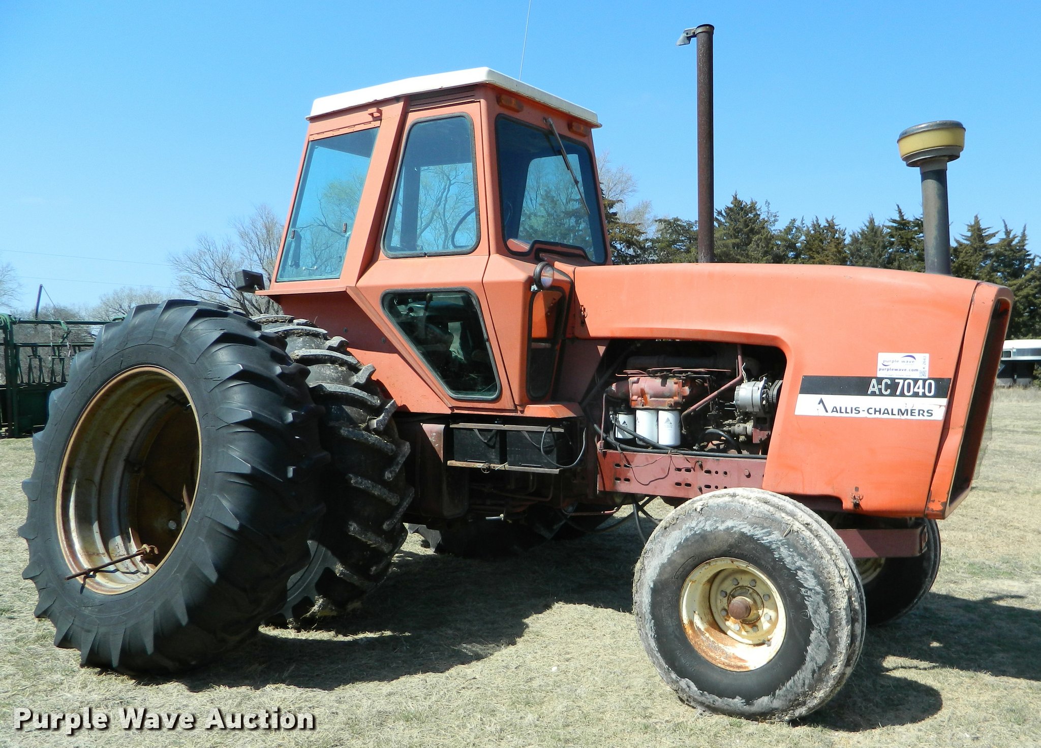 1976 Allis Chalmers 7040 tractor in Logan, KS | Item K2643 sold | Purple Wave