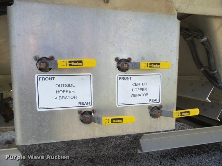 image for item CB9958 2017 Timpte Super Hopper double hopper grain trailer