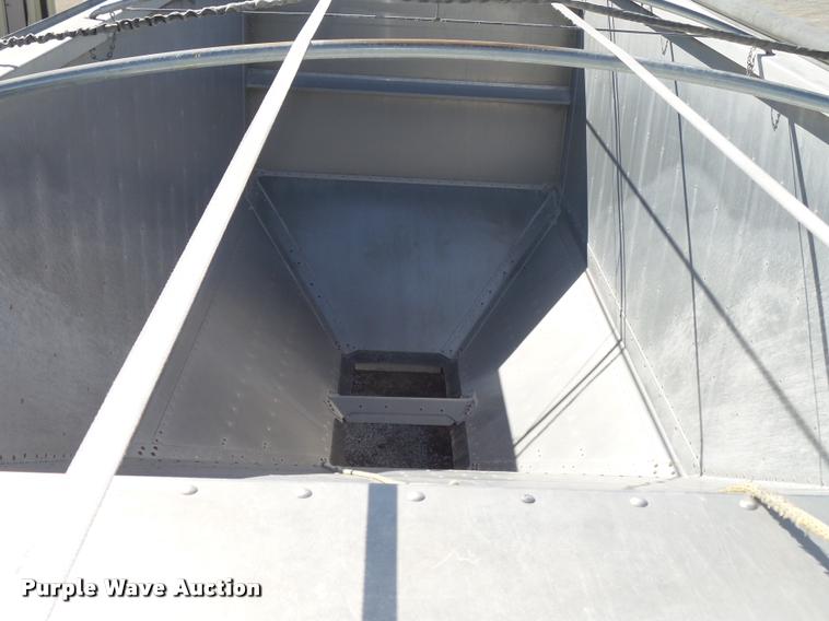 image for item DA0612 2010 Timpte double hopper grain trailer