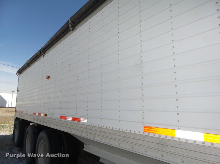 image for item DA0612 2010 Timpte double hopper grain trailer