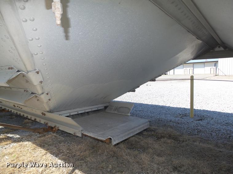 image for item DA0612 2010 Timpte double hopper grain trailer