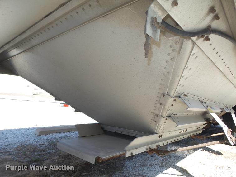 image for item DA0612 2010 Timpte double hopper grain trailer