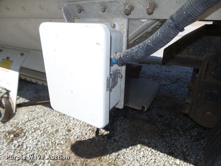 image for item DA0612 2010 Timpte double hopper grain trailer