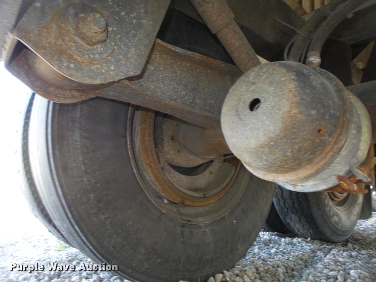 image for item DA0612 2010 Timpte double hopper grain trailer