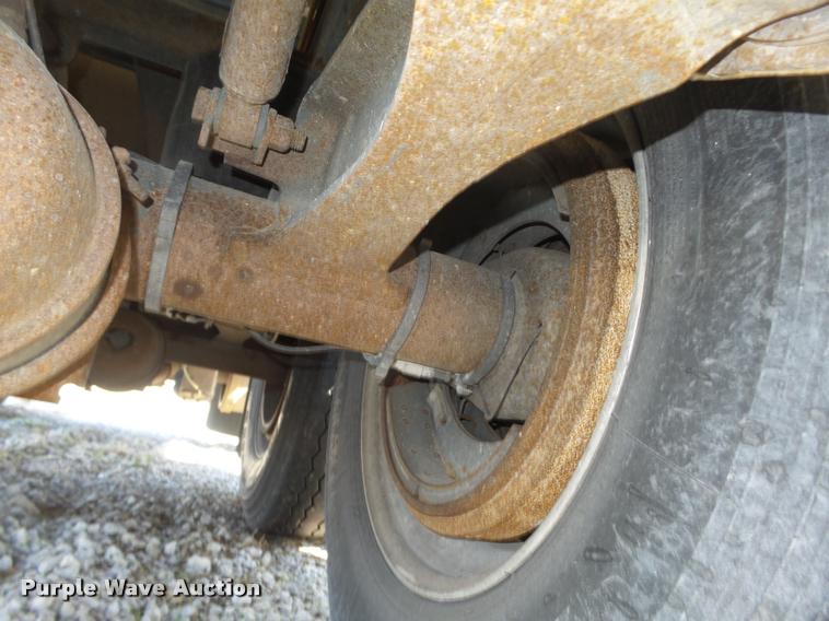 image for item DA0612 2010 Timpte double hopper grain trailer