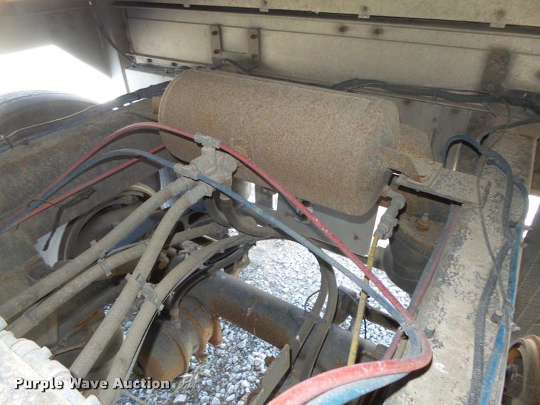 image for item DA0612 2010 Timpte double hopper grain trailer