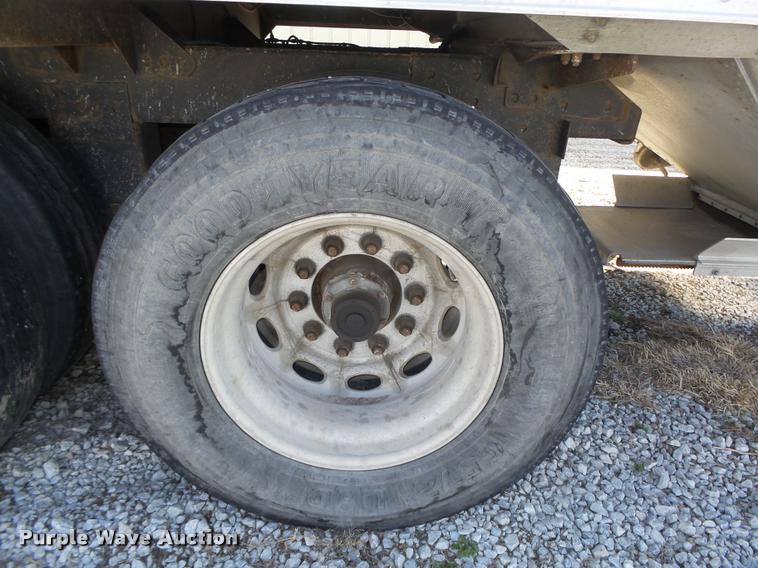 image for item DA0612 2010 Timpte double hopper grain trailer