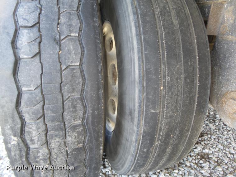 image for item DA0612 2010 Timpte double hopper grain trailer