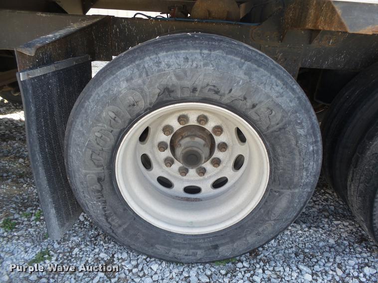 image for item DA0612 2010 Timpte double hopper grain trailer