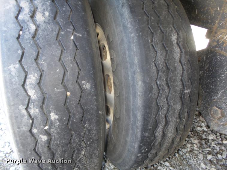 image for item DA0612 2010 Timpte double hopper grain trailer