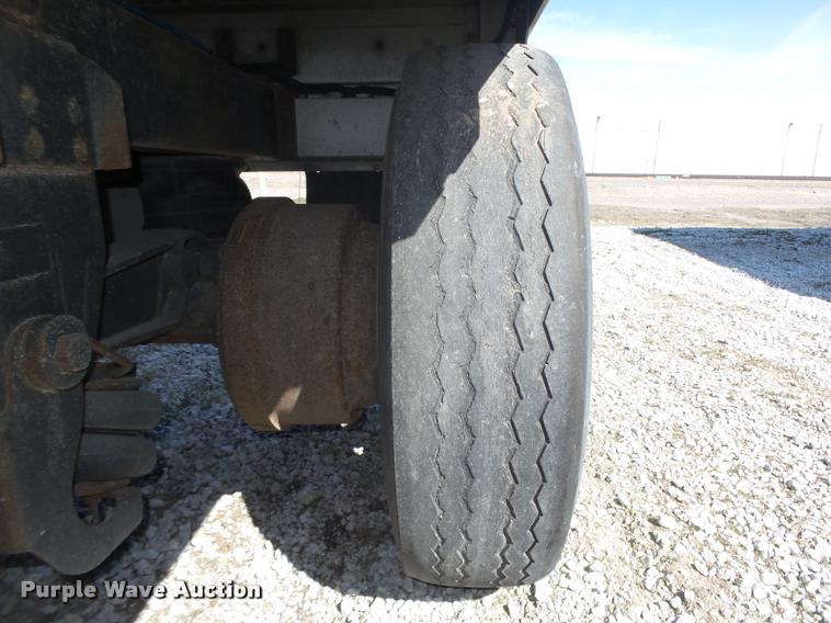 image for item DA0612 2010 Timpte double hopper grain trailer