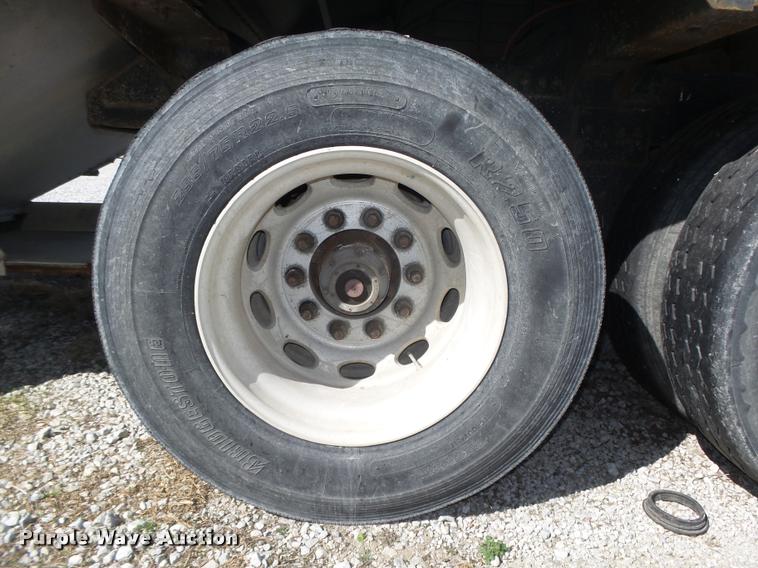 image for item DA0612 2010 Timpte double hopper grain trailer