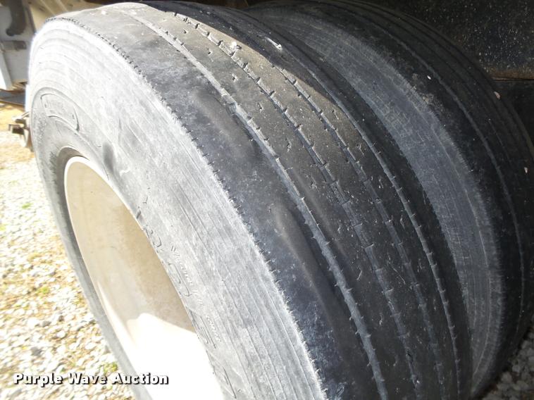 image for item DA0612 2010 Timpte double hopper grain trailer