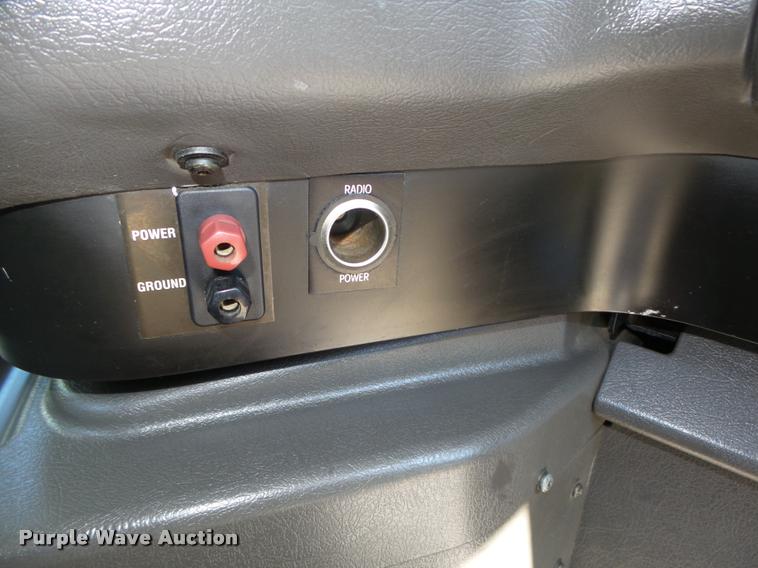 image for item DA0647 2002 International 9100i semi truck