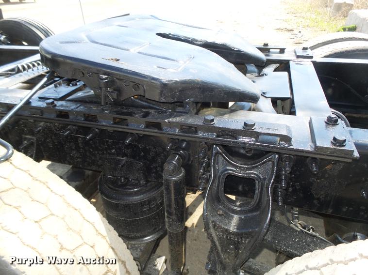 image for item DA0647 2002 International 9100i semi truck