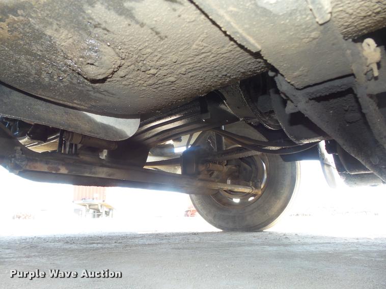 image for item DA0647 2002 International 9100i semi truck