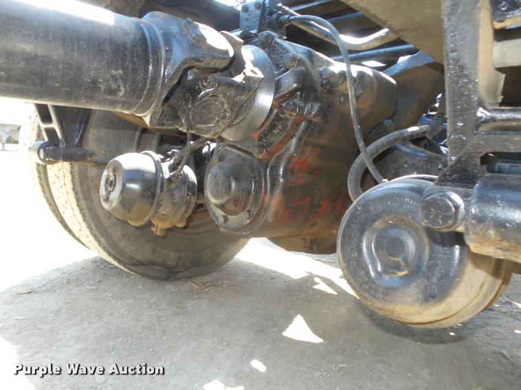 image for item DA0647 2002 International 9100i semi truck