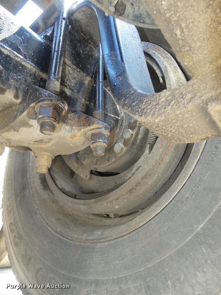 image for item DA0647 2002 International 9100i semi truck