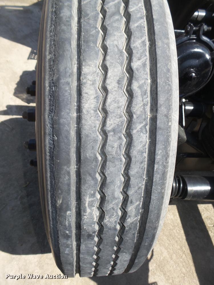 image for item DA0647 2002 International 9100i semi truck