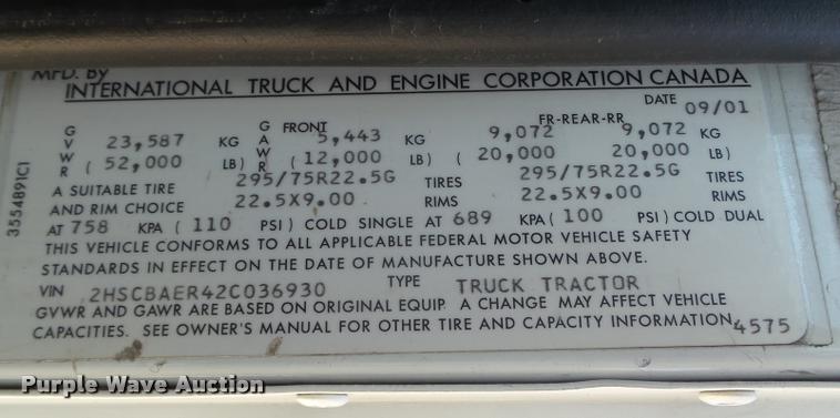 image for item DA0647 2002 International 9100i semi truck