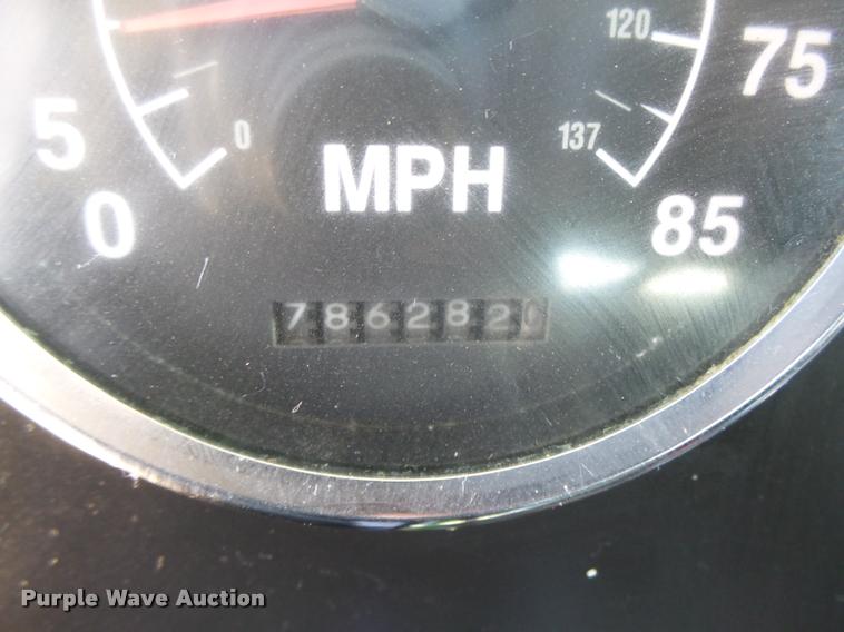 image for item DA0648 2002 International 9100i semi truck