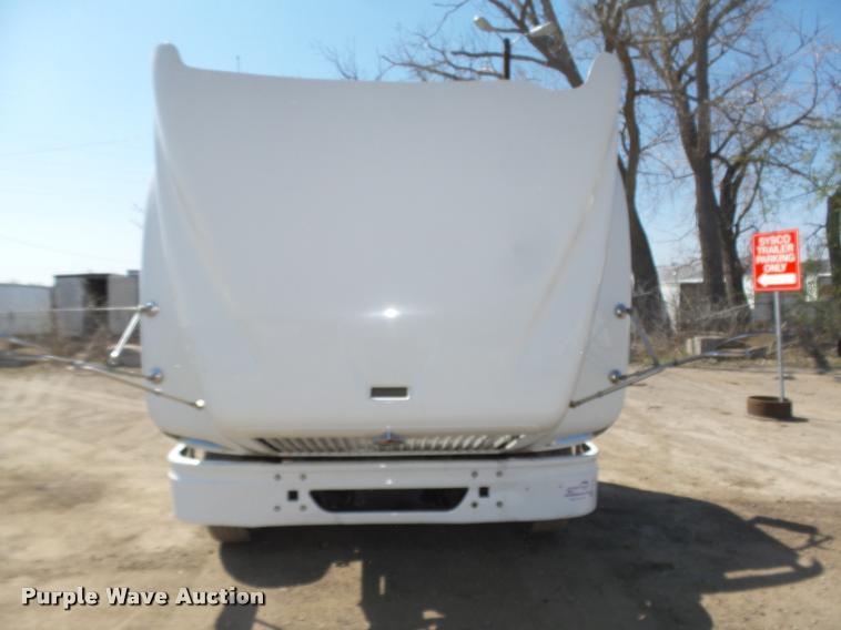 image for item DA0648 2002 International 9100i semi truck