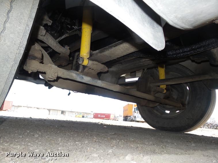 image for item DA0648 2002 International 9100i semi truck