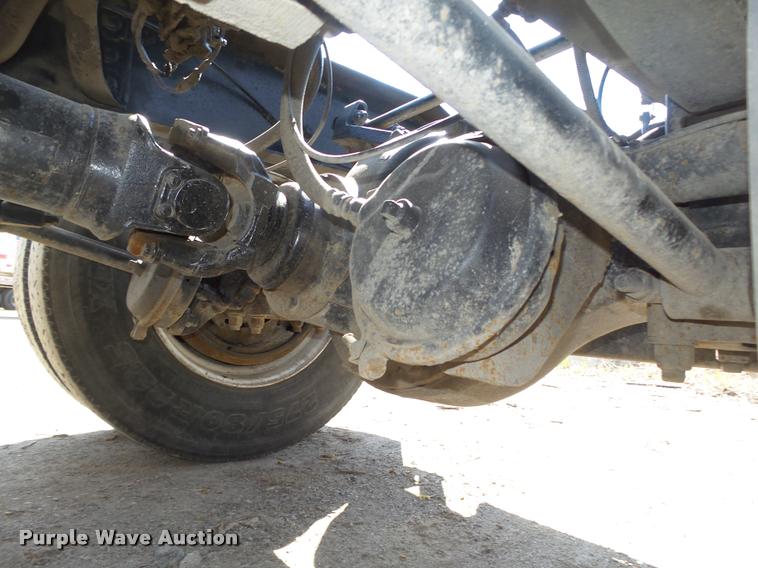 image for item DA0648 2002 International 9100i semi truck