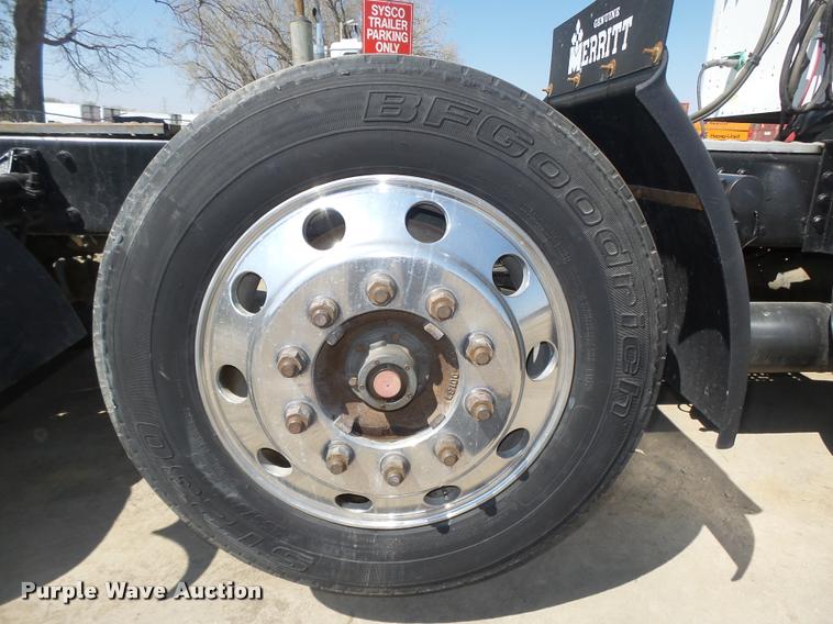 image for item DA0648 2002 International 9100i semi truck