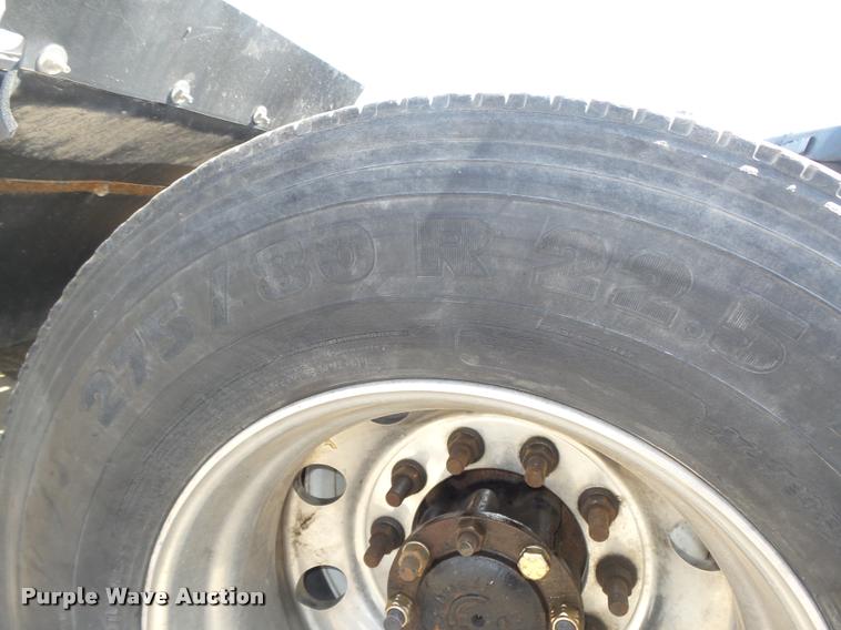 image for item DA0648 2002 International 9100i semi truck