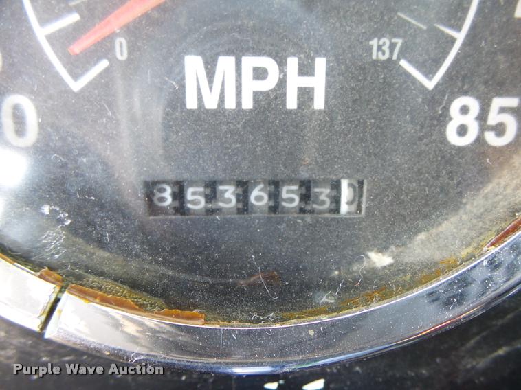 image for item DA0649 2002 International 9100i semi truck