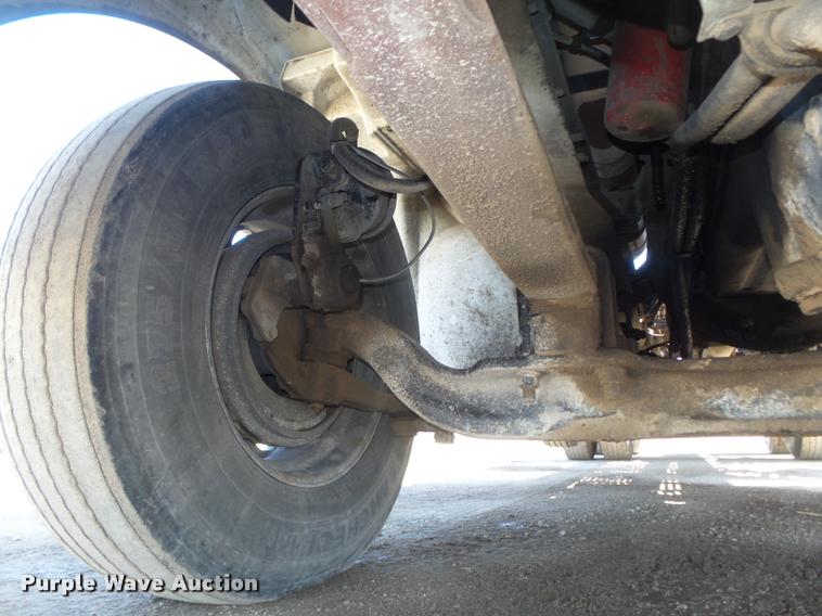 image for item DA0649 2002 International 9100i semi truck