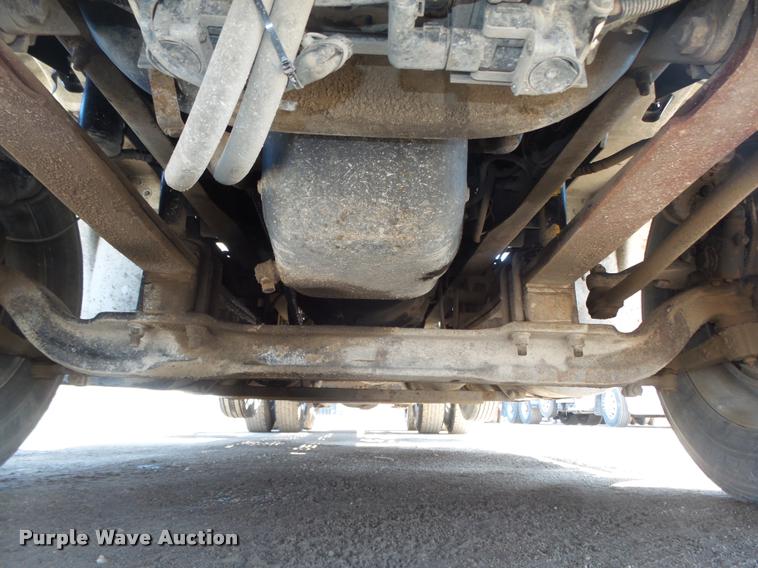 image for item DA0649 2002 International 9100i semi truck