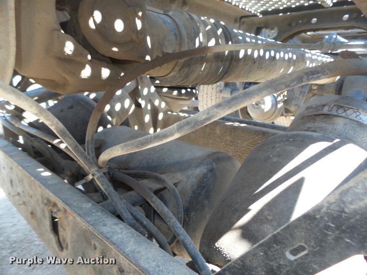 image for item DA0649 2002 International 9100i semi truck