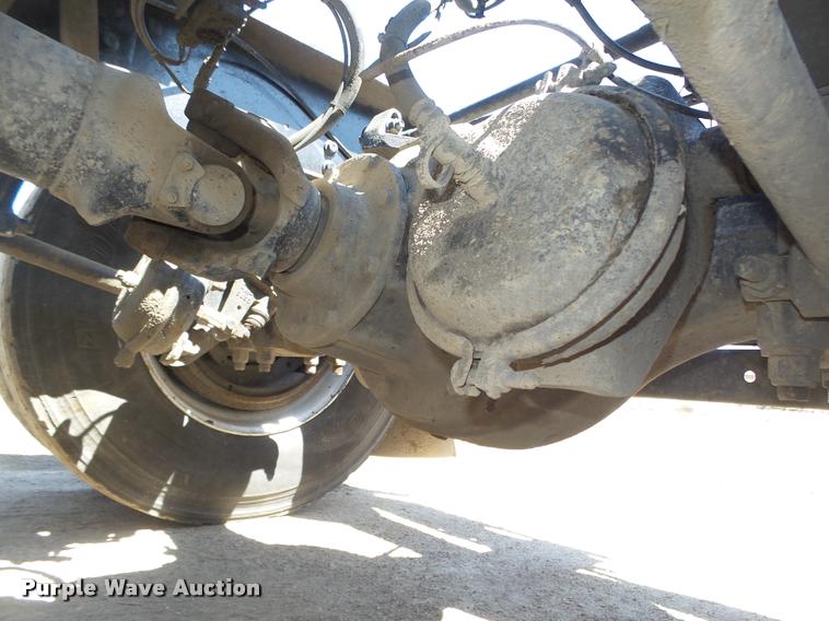 image for item DA0649 2002 International 9100i semi truck