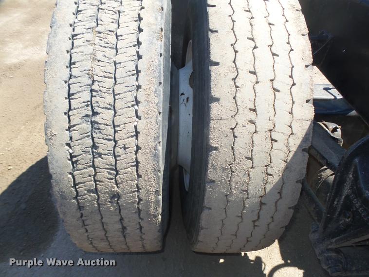 image for item DA0649 2002 International 9100i semi truck