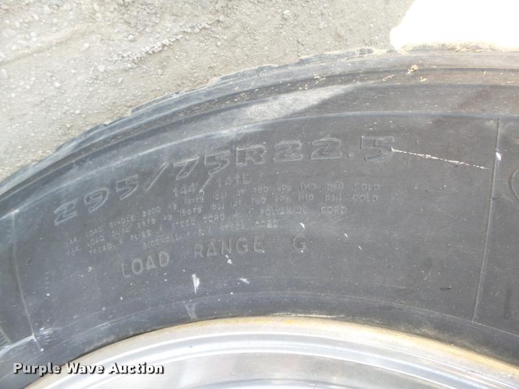 image for item DA0649 2002 International 9100i semi truck