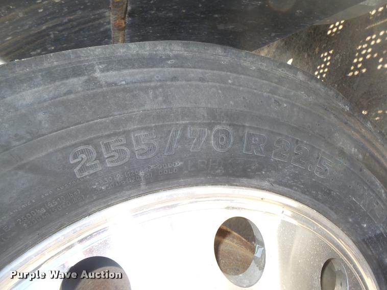 image for item DA0649 2002 International 9100i semi truck