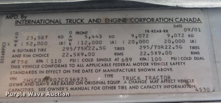 image for item DA0649 2002 International 9100i semi truck