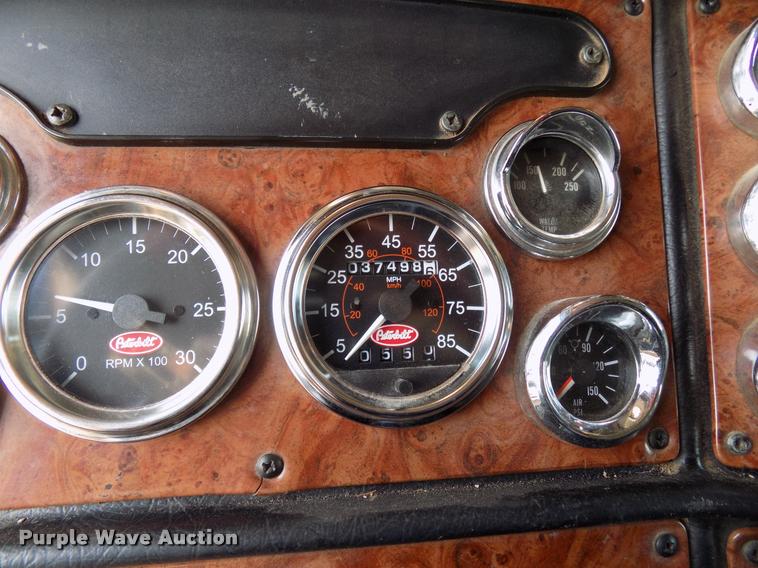image for item DA6005 2003 Peterbilt 379 semi truck