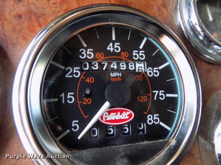 image for item DA6005 2003 Peterbilt 379 semi truck