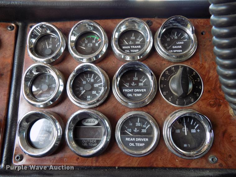 image for item DA6005 2003 Peterbilt 379 semi truck