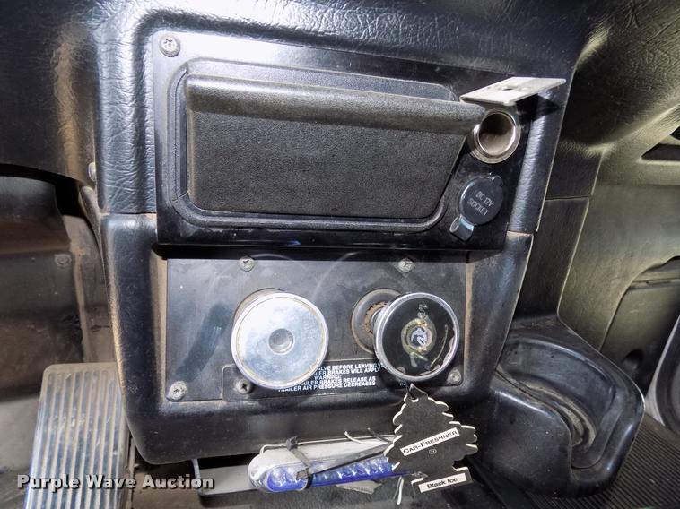 image for item DA6005 2003 Peterbilt 379 semi truck