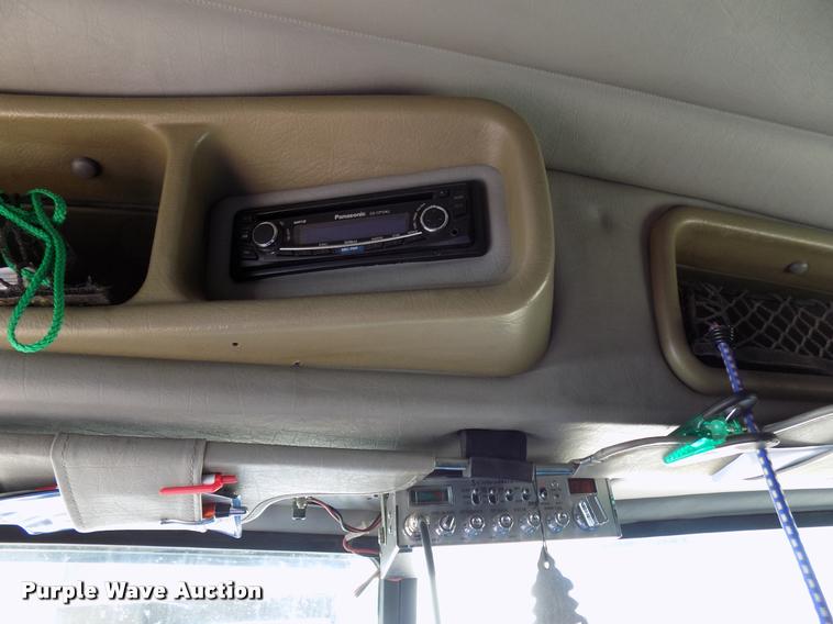 image for item DA6005 2003 Peterbilt 379 semi truck