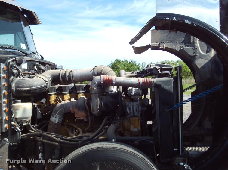 image for item DA6005 2003 Peterbilt 379 semi truck