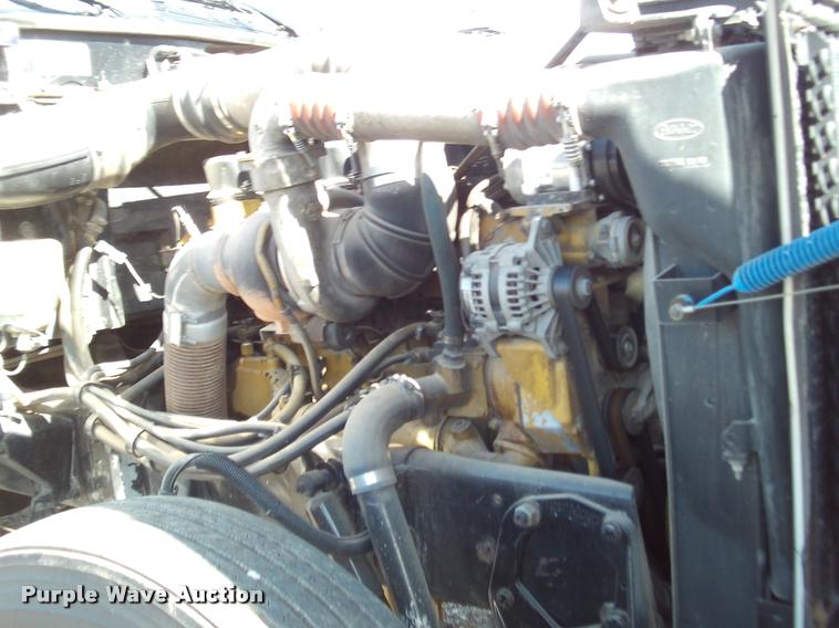 image for item DA6005 2003 Peterbilt 379 semi truck