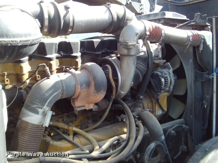 image for item DA6005 2003 Peterbilt 379 semi truck