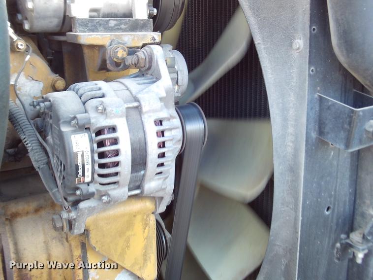 image for item DA6005 2003 Peterbilt 379 semi truck