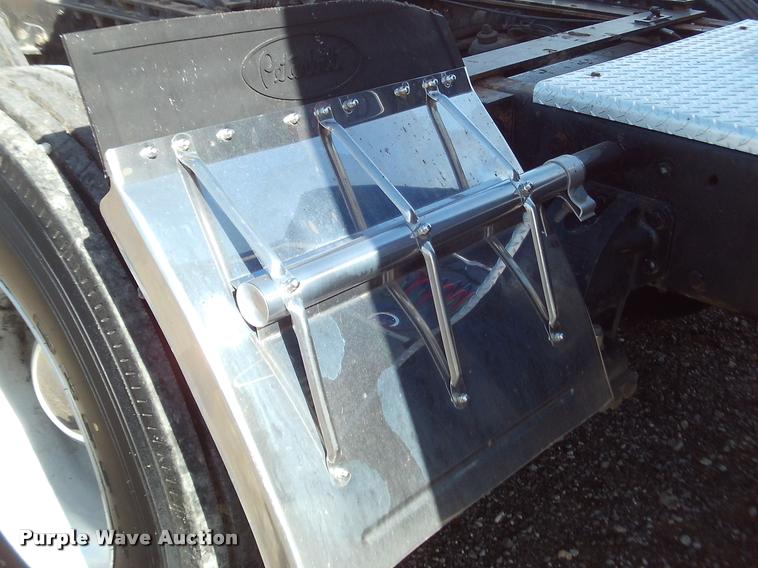 image for item DA6005 2003 Peterbilt 379 semi truck